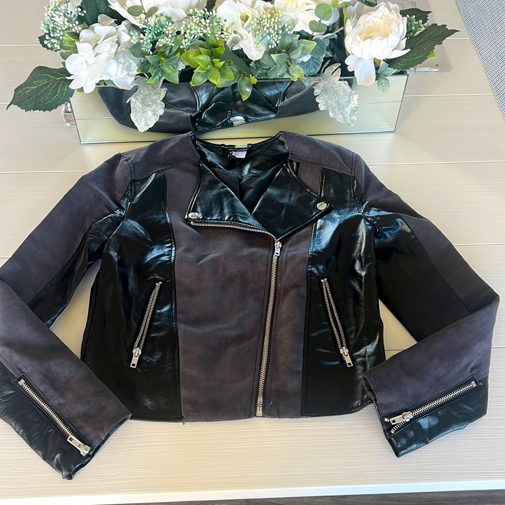 H&M gray suede and black faux leather bomber jacket sz 6